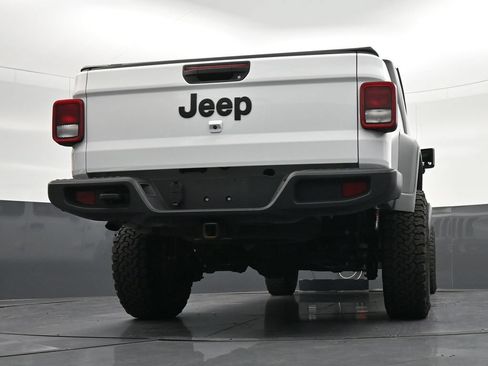Used 2023 Jeep Gladiator Sport AWD/4WD image 28