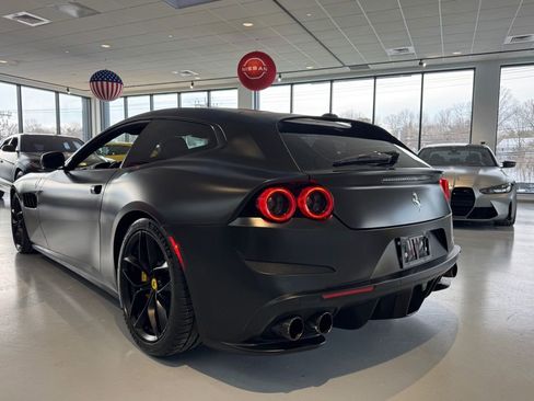 Used 2018 Ferrari GTC4Lusso T image 4