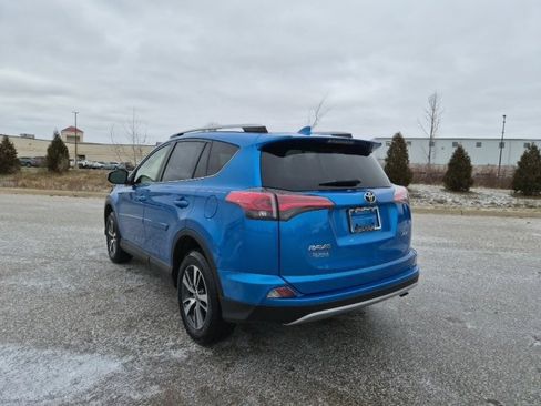 Used 2018 Toyota RAV4 XLE image 7