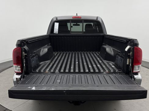 Used 2016 Toyota Tacoma SR5 RWD image 23