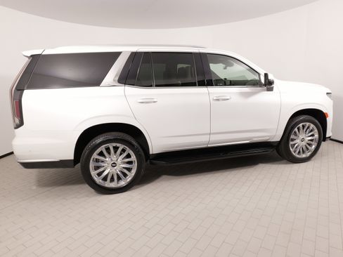 Used 2023 Cadillac Escalade Premium Luxury w/ LPO, Floor Liner Package AWD/4WD image 10