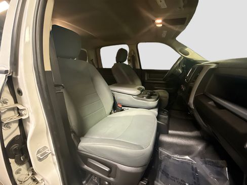 Used 2017 RAM 2500 Tradesman w/ Chrome Appearance Group image 27