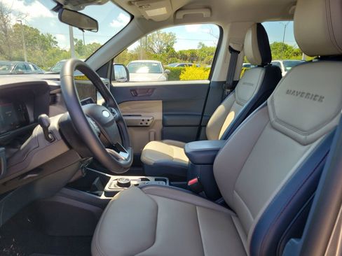 Used 2025 Ford Maverick Lariat image 24