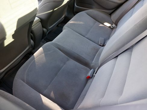 Used 2010 Honda Civic DX-VP image 10