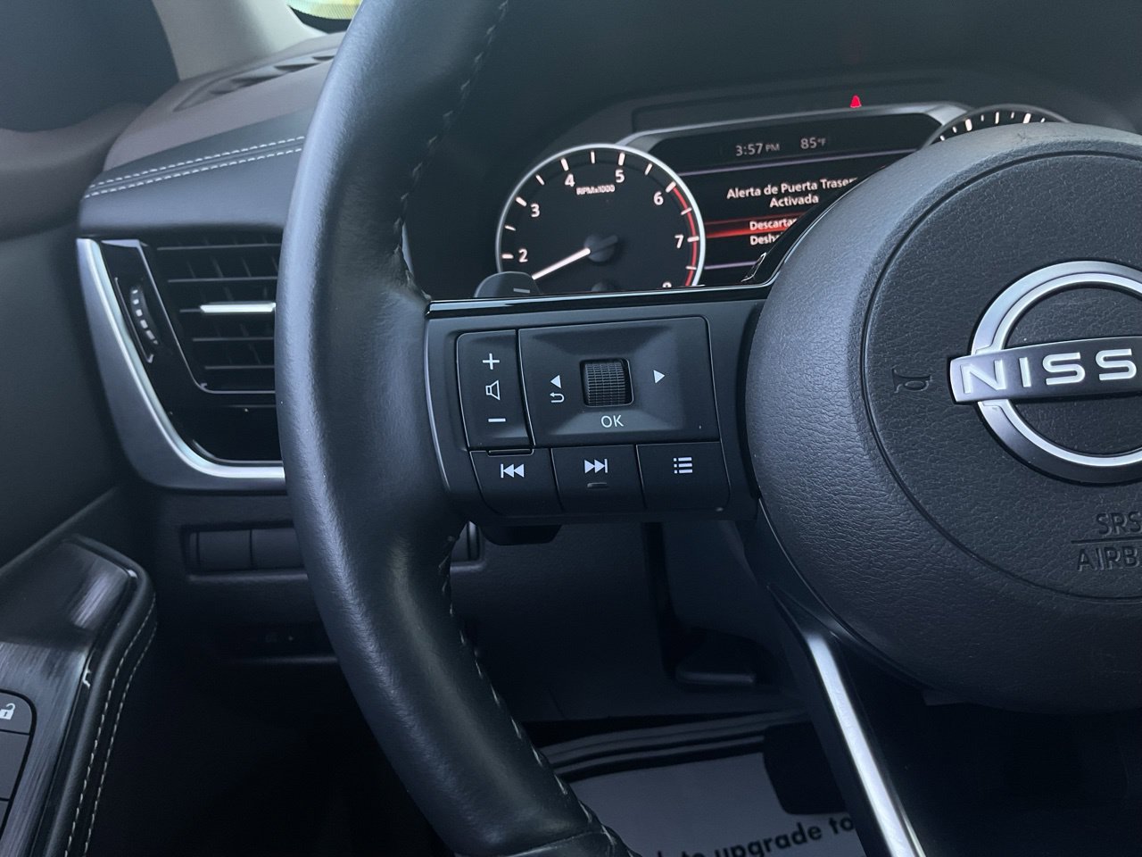 Used 2023 Nissan Rogue SL FWD image 33