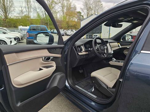 New 2026 Volvo XC90 B5 Plus w/ Protection Package image 20