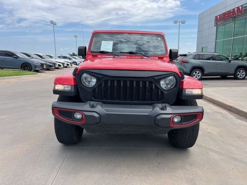 Used 2020 Jeep Wrangler Unlimited Sahara image 2