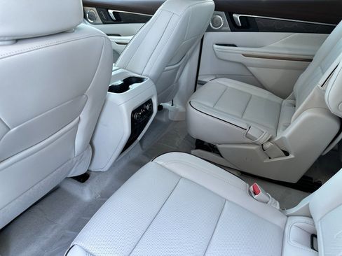 New 2026 Buick Enclave Avenir AWD/4WD image 12