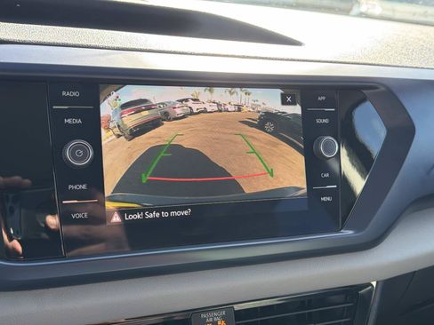 Certified 2023 Volkswagen Taos SE w/ Panoramic Sunroof Package FWD image 25