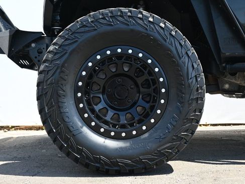 Used 2019 Jeep Wrangler Unlimited Rubicon AWD/4WD image 9
