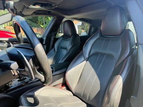 Used 2017 Maserati Quattroporte S GranSport RWD image 13