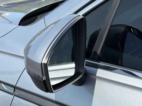 Used 2023 Volkswagen Tiguan SE FWD image 25
