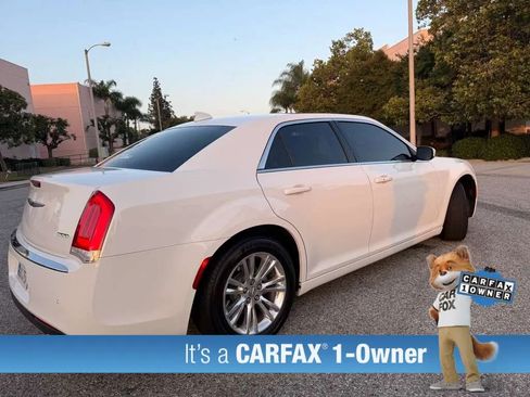 Used 2021 Chrysler 300 Touring L RWD image 5