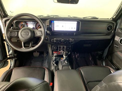 Used 2024 Jeep Wrangler Unlimited Rubicon w/ Capability Package AWD/4WD image 33