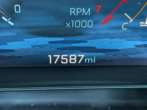 Used 2025 Chevrolet Equinox LT image 11