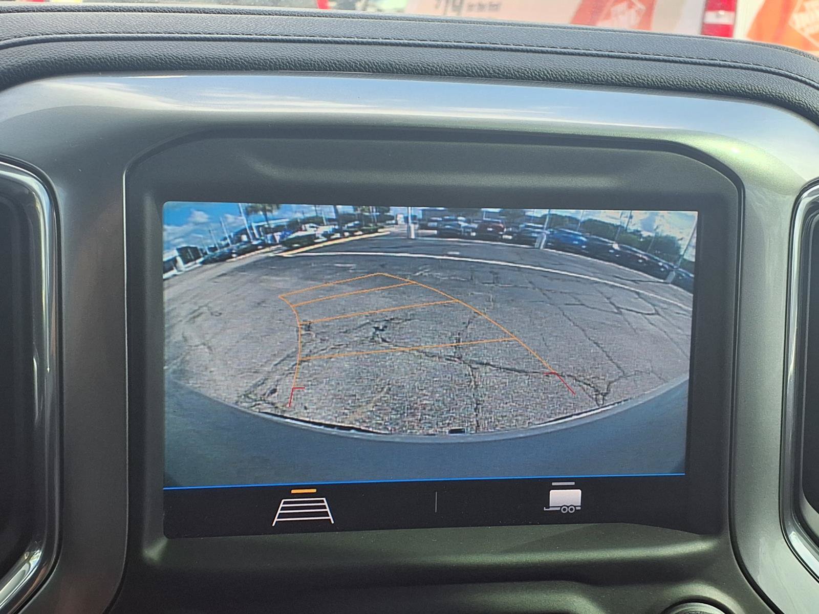 Used 2021 Chevrolet Silverado 1500 LT AWD/4WD image 4