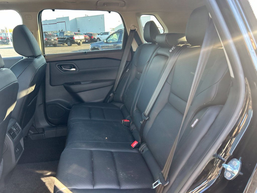 Used 2023 Nissan Rogue SV w/ SV Premium B Package AWD/4WD image 6