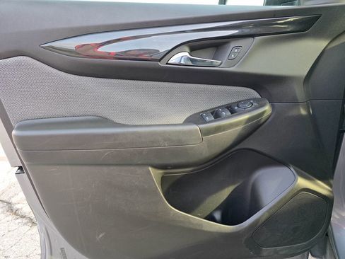 Used 2025 Chevrolet TrailBlazer LT w/ Driver Confidence Package image 8