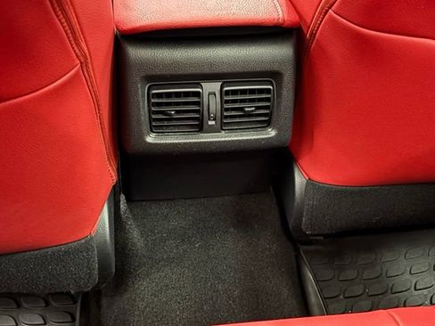 Used 2019 Toyota Camry XSE w/ Navigation Package FWD image 11