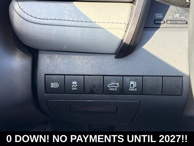 Used 2023 Toyota Camry SE FWD image 19