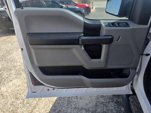 Used 2018 Ford F150 XL w/ Equipment Group 101A Mid image 10