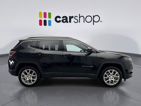 Used 2023 Jeep Compass Latitude AWD/4WD image 6