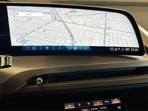 New 2026 Cadillac Vistiq Platinum image 24