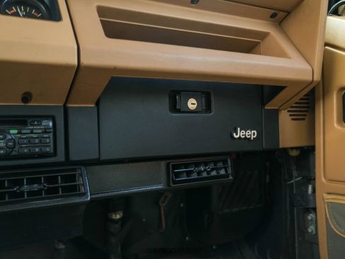 Used 1988 Jeep Wrangler Sahara AWD/4WD image 28