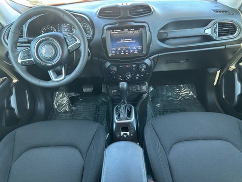 Used 2023 Jeep Renegade Latitude AWD/4WD image 15
