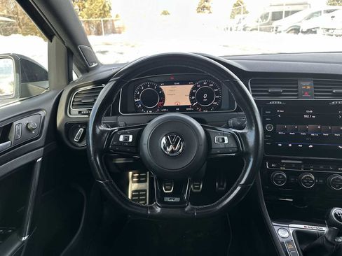 Used 2018 Volkswagen Golf R 4-Door image 11