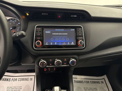 Used 2022 Nissan Kicks S image 33