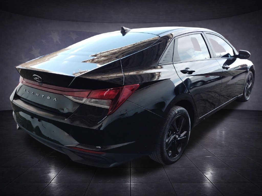 Used 2021 Hyundai Elantra SEL w/ Convenience Package FWD image 5
