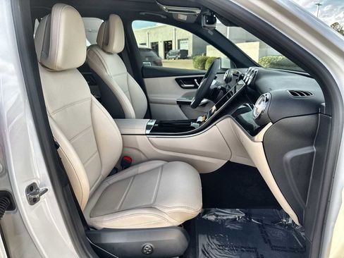 New 2026 Mercedes-Benz GLC 300 image 9