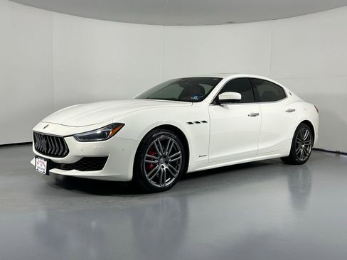 Used 2018 Maserati Ghibli S GranLusso image 3