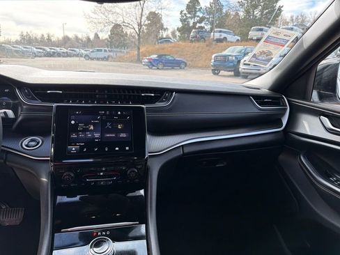 Used 2023 Jeep Grand Cherokee L Altitude image 16