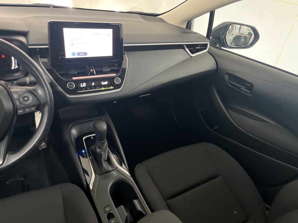 Used 2026 Toyota Corolla LE FWD image 32
