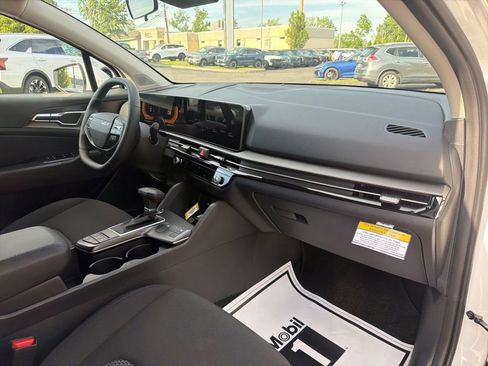 New 2026 Kia Sportage LX AWD/4WD image 12