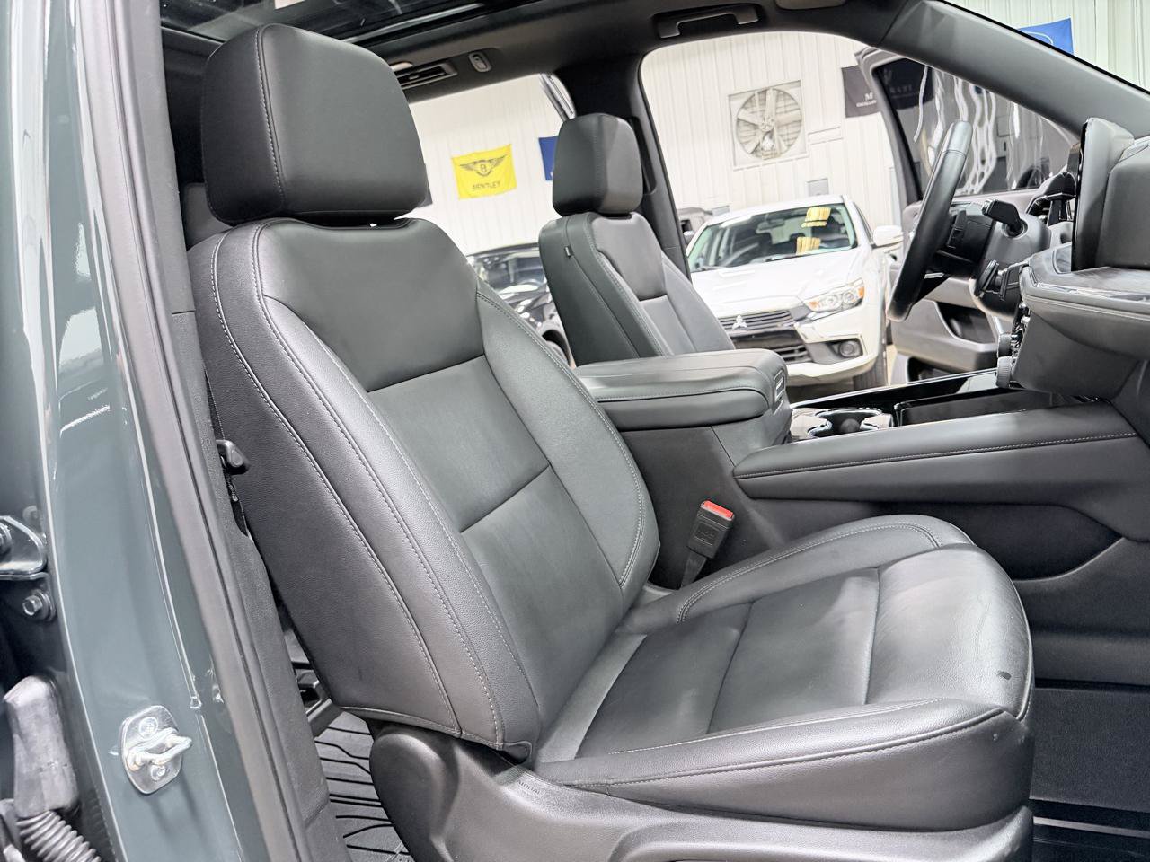 Used 2025 Chevrolet Suburban Z71 w/ Comfort Package AWD/4WD image 40