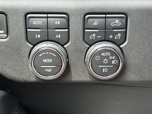 Used 2024 Chevrolet Silverado 1500 LTZ w/ Z71 Off-Road Package AWD/4WD image 23