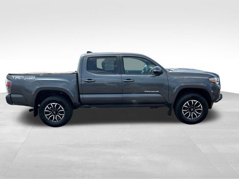 Certified 2022 Toyota Tacoma TRD Sport w/ TRD Premium Sport Package AWD/4WD image 9