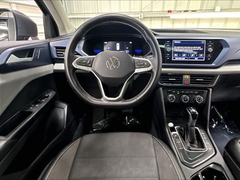 Used 2022 Volkswagen Taos SE FWD image 11