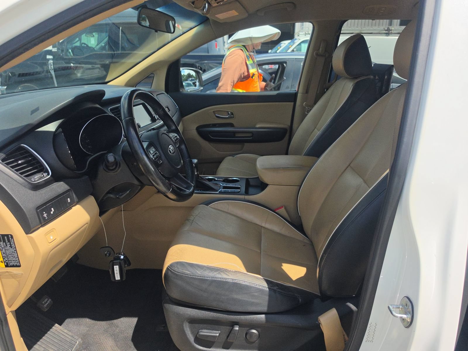 Used 2020 Kia Sedona EX FWD image 6