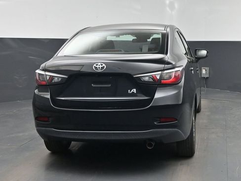 Used 2017 Toyota Yaris iA image 11