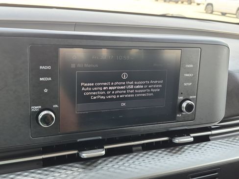 Used 2023 Kia Carnival LX FWD image 15