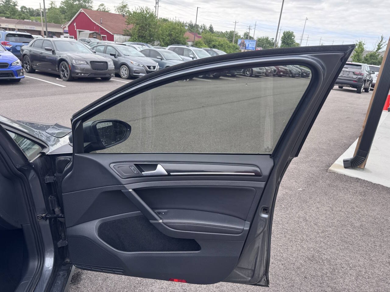 Used 2017 Volkswagen Golf S FWD image 16