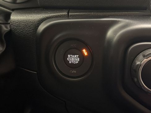 Used 2022 Jeep Wrangler Unlimited Rubicon 4xe AWD/4WD image 13