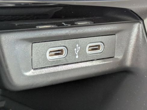 Certified 2025 Volkswagen Jetta SE FWD image 23