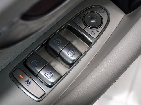 Used 2022 Mercedes-Benz E 450 4MATIC Sedan w/ Driver Assistance Package image 25