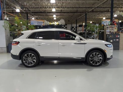Used 2023 Lincoln Nautilus Reserve AWD/4WD image 7