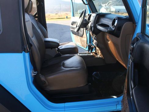 Used 2018 Jeep Wrangler Rubicon w/ Cold Weather Group image 26